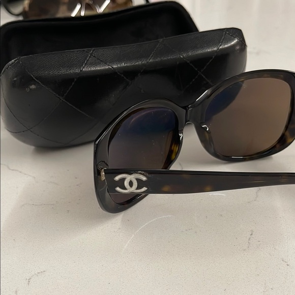 Chanel Women's Tortoise Shell Sunglasses - Picture 1 of 8